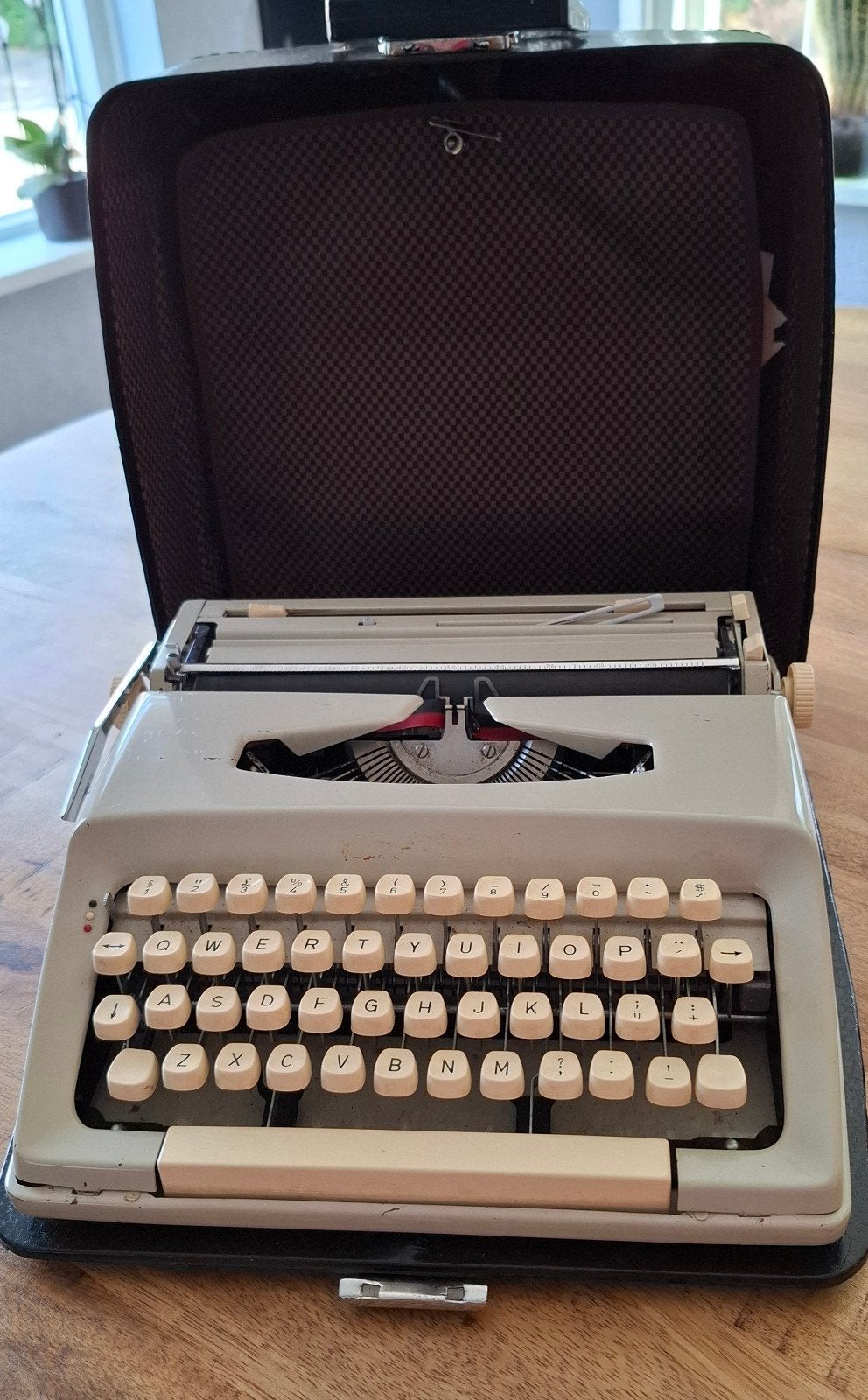 type machine, Diversen, Ophalen