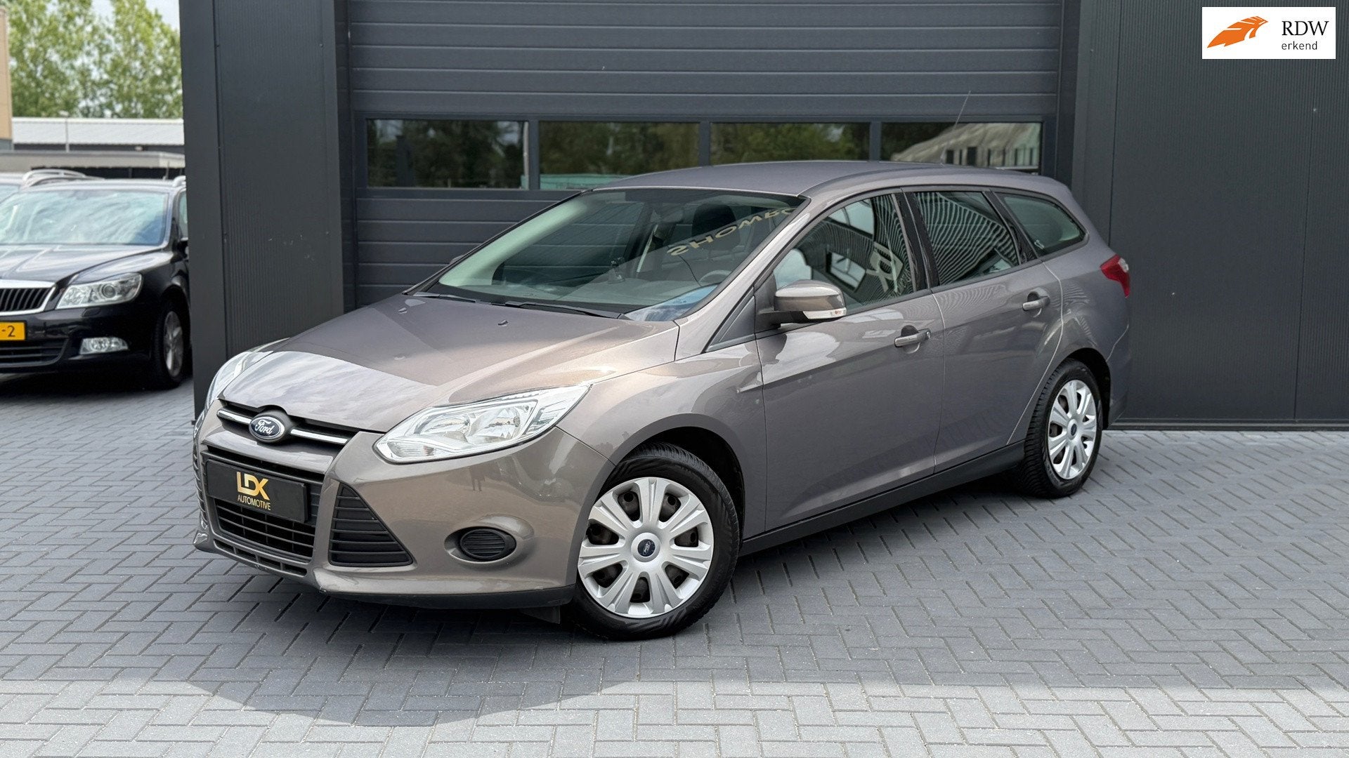 Ford Focus Wagon 1.6 TI-VCT Titanium Airco|PDC Achter|Automa, Auto's, 125 pk, Gebruikt, 4 cilinders, Bruin