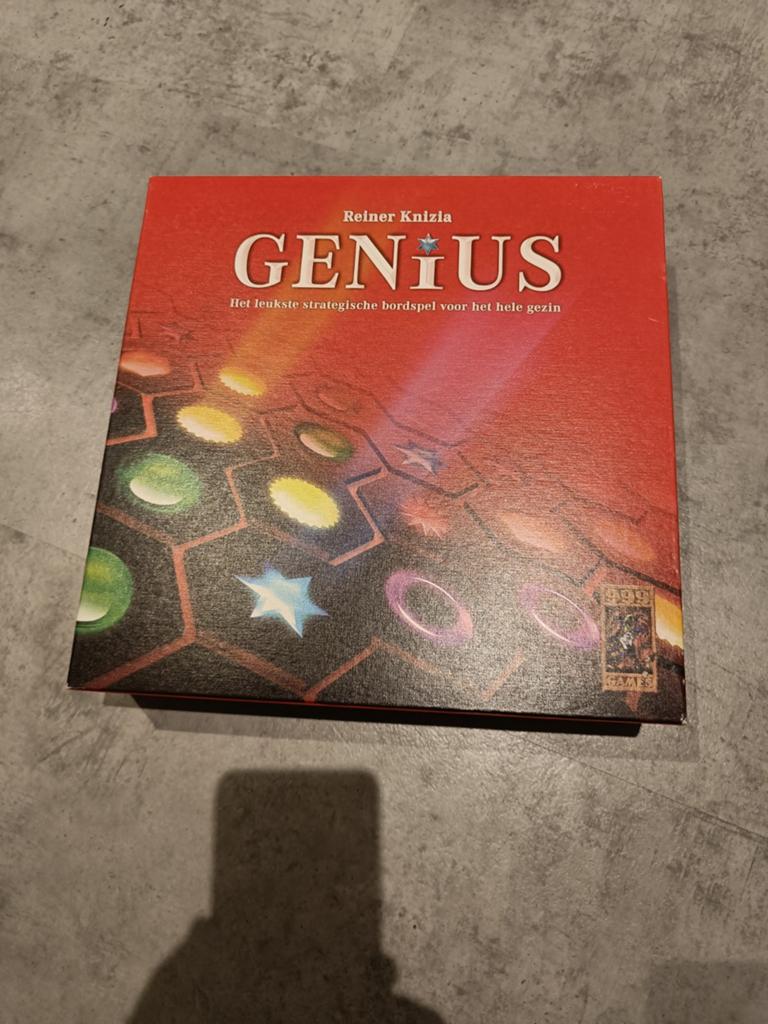 Genius bordspel van Reiner Knizia, Een of twee spelers, Ophalen of Verzenden, Zo goed als nieuw, 999 Games