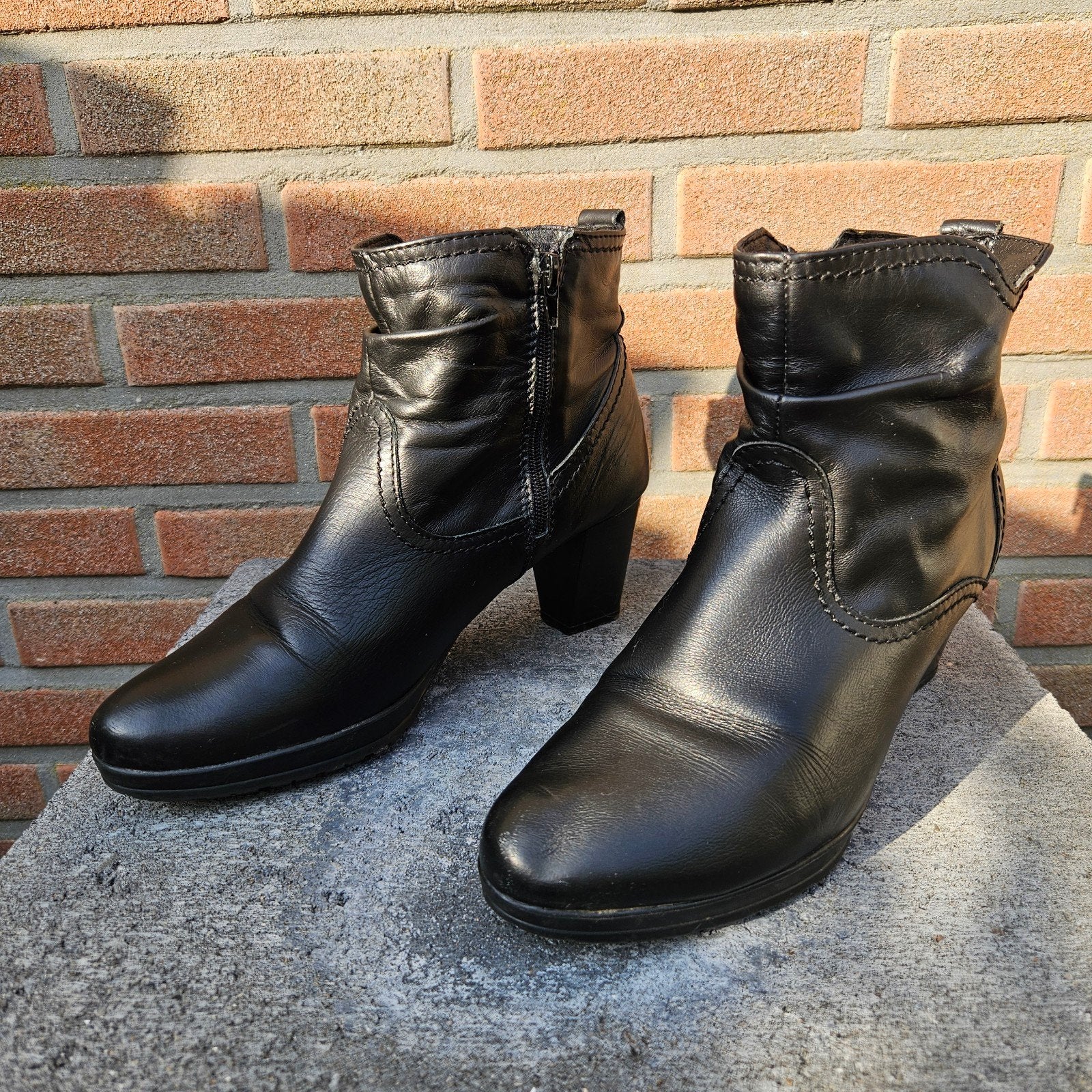 Super cute leren enkel laars met hak van Tamaris maat 42, Tamaris, Zwart, Lage of Enkellaarzen, Ophalen of Verzenden