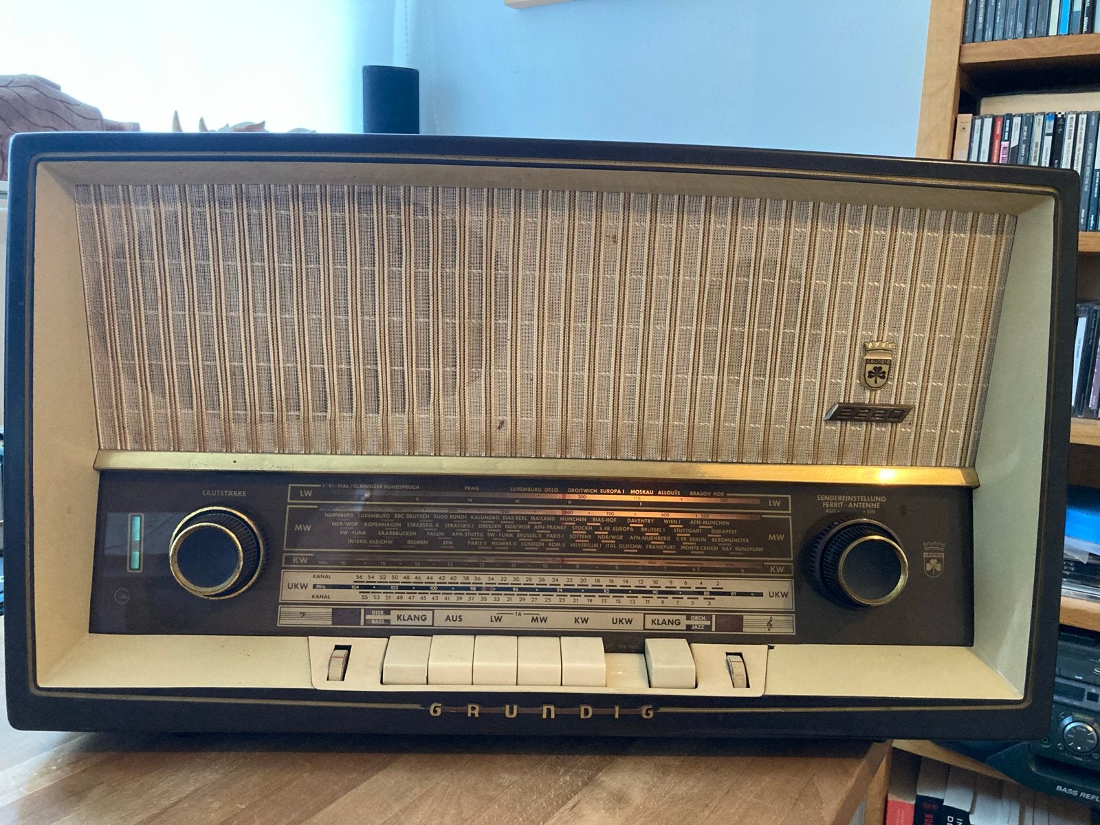 Vintage Grundig Radio Type 2220 NL, Ophalen, Gebruikt, Radio
