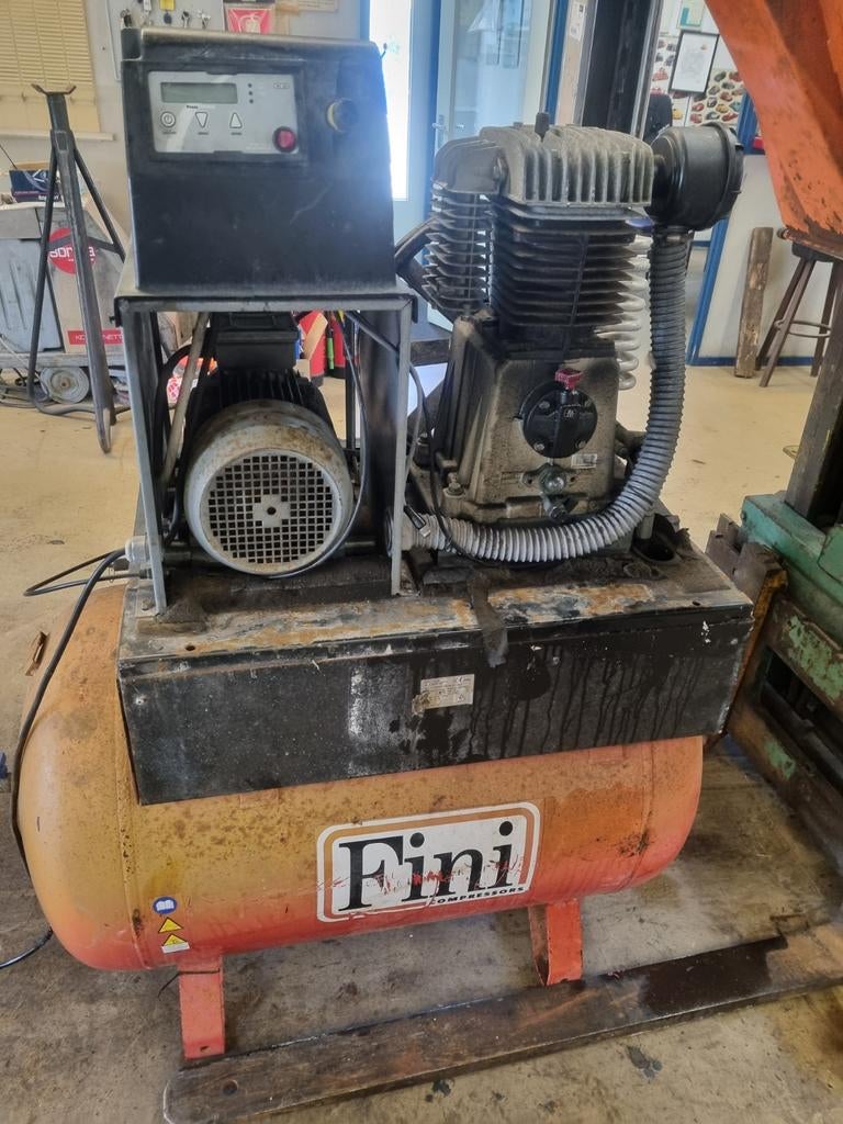 fini compresor, Doe-het-zelf en Verbouw, Compressors, 100 liter of meer, Ophalen of Verzenden, Minder dan 200 liter/min