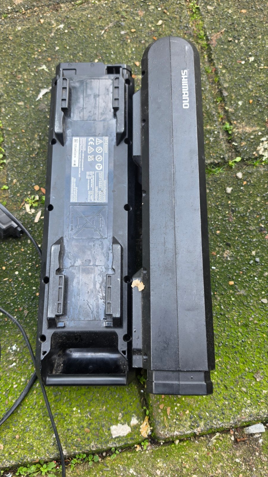 2 Shimano BT-E6001 accu's met lader, Gebruikt