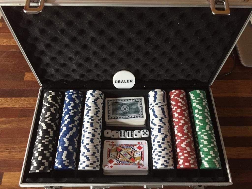 Pokerset 300 Chips in mooie aluminium koffer, Drie of vier spelers, Ophalen, Zo goed als nieuw