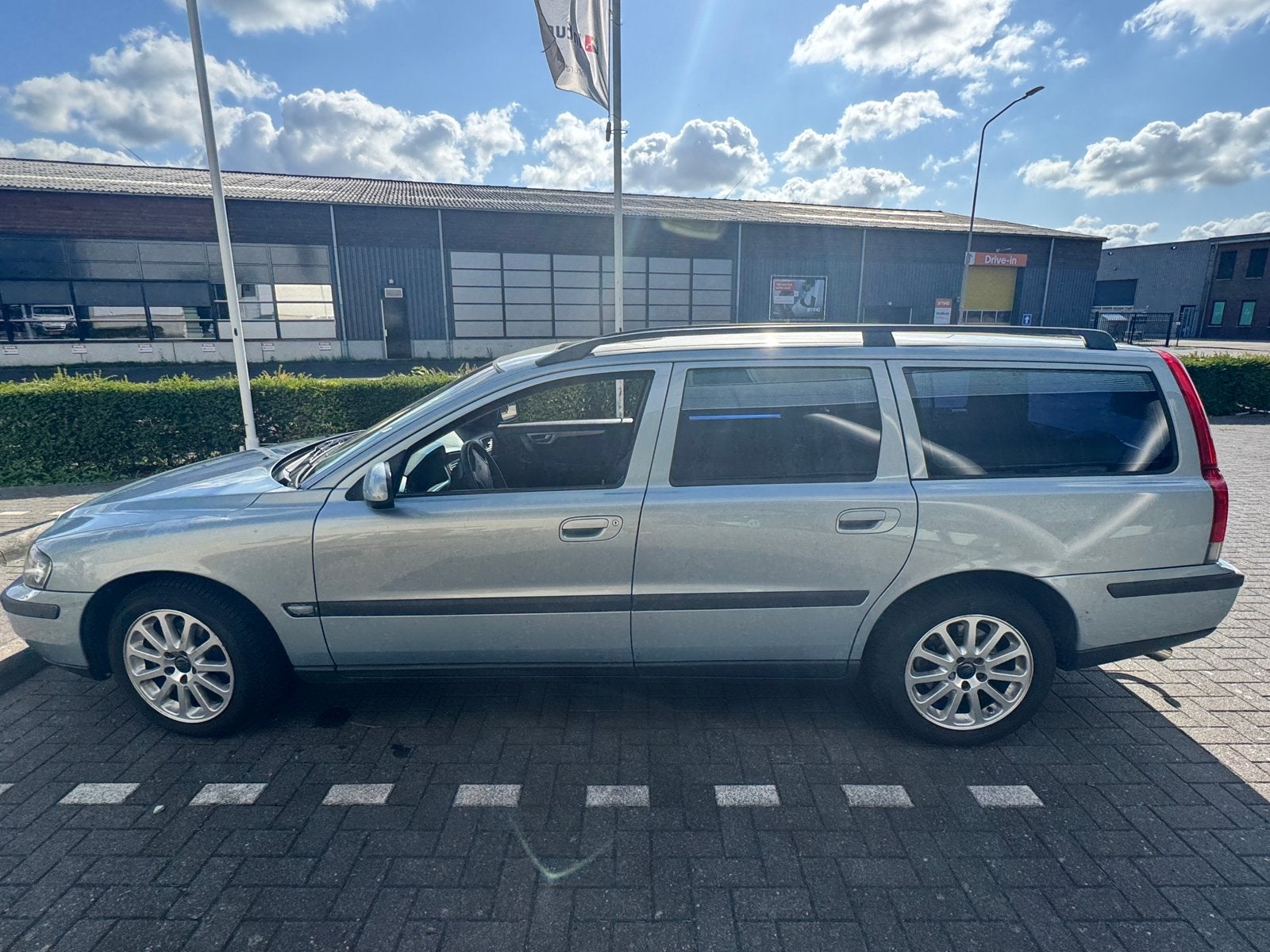 Volvo V70 2.4 170PK 2001 Blauw, Auto's, Volvo, Particulier, V70, Airconditioning, Dakrails, Lederen bekleding, Open dak, Radio