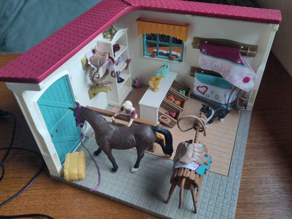 Schleich Horse Club Ruitershop (42568) - winkel set paard, Ophalen of Verzenden, Gebruikt