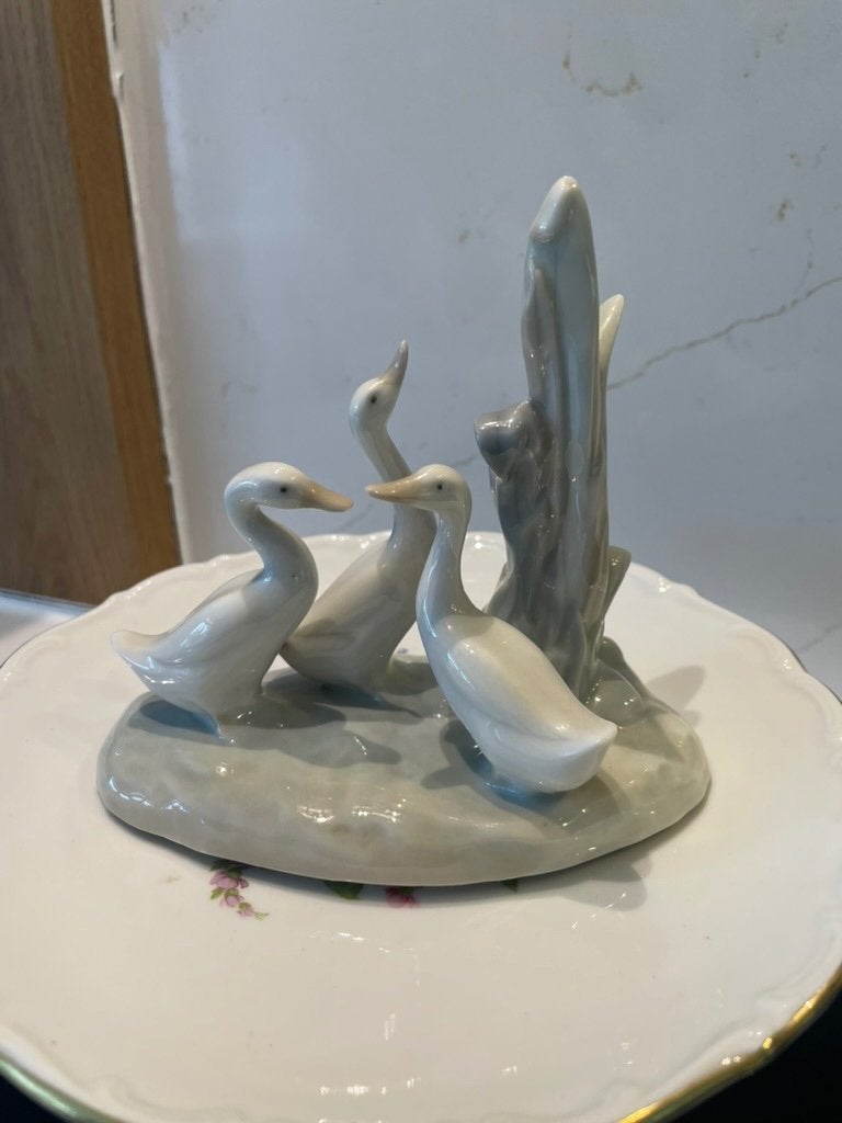 Mooi porseleinen Lladro beeld ganzen, Verzamelen, Beelden en Beeldjes, Ophalen of Verzenden, Zo goed als nieuw, Dier