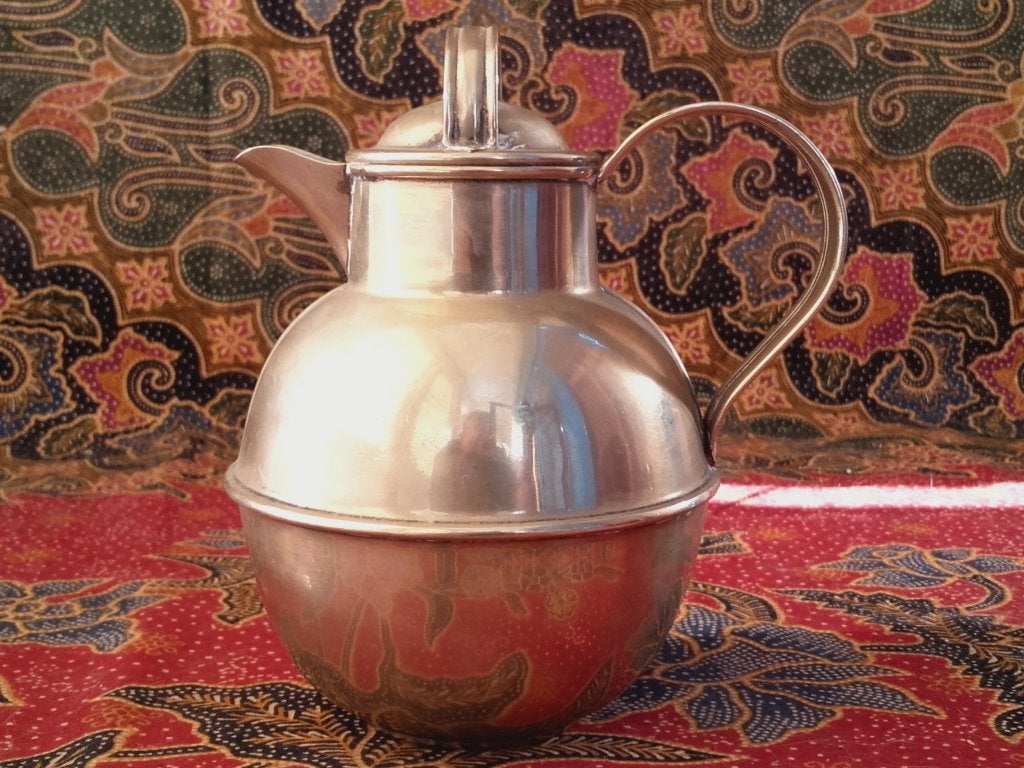 Mooi antiek Engels kannetje van koper en silverplate 14 cm.