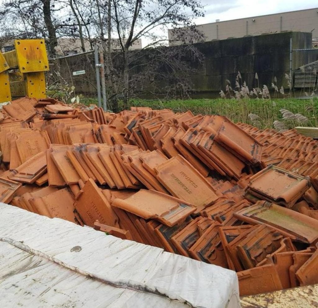 56 - Dakpannen, Ophalen, Nieuw, 5 tot 10 m², Dakpannen