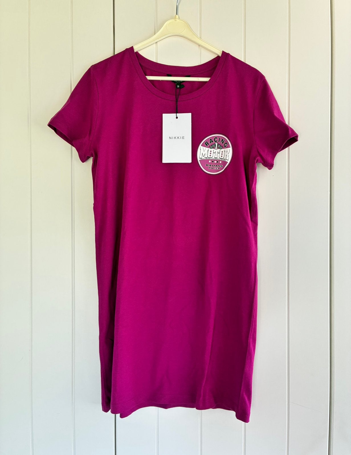 NIKKIE T-shirt / T-shirt jurk Magenta Maat 38 Nieuw, Maat 38/40 (M), Verzenden, Nieuw, Roze
