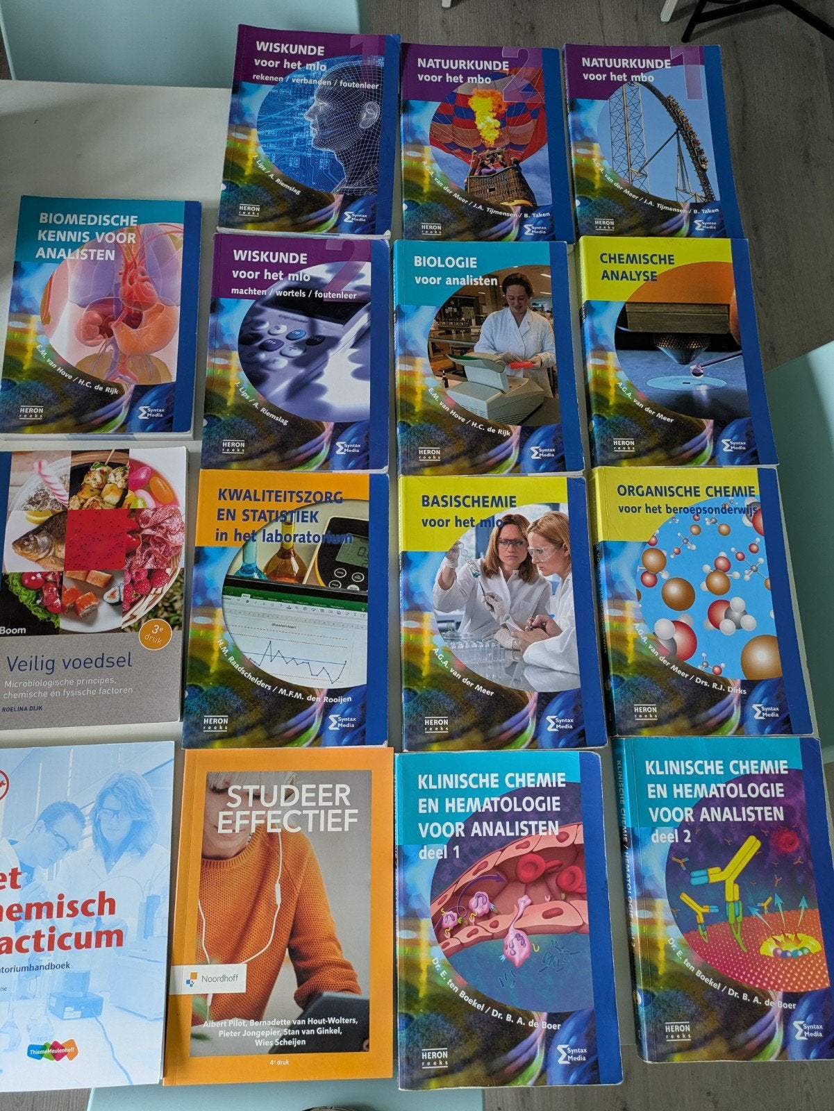 studieboeken, biologisch, medisch analist niveau 4, Boeken, Ophalen of Verzenden, Beta, Zo goed als nieuw, MBO
