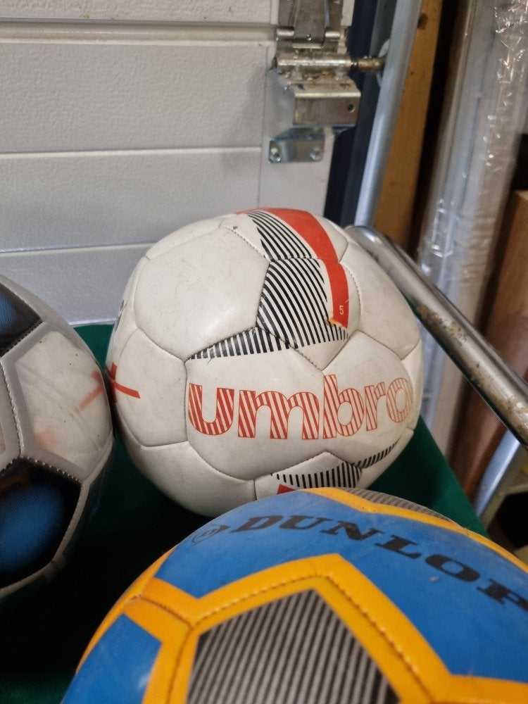 ballen voetbal en volleybal vier stuks, Ophalen of Verzenden, 'T Olde Gre-j, Info@toldegrej.nl, Endepoelstraat 20f Didam