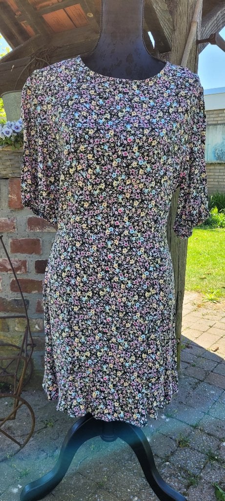 NA-KD bloemetjes jurk jurkje met sexy rug maat 40 Nieuw, Maat 38/40 (M), NA-KD, Overige kleuren, Nieuw