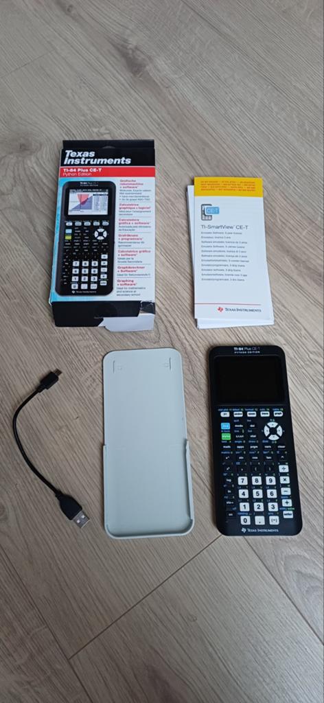 Grafische rekenmachine TI-84 Plus CE-T, Diversen, Rekenmachines, Ophalen of Verzenden, Grafische rekenmachine, Zo goed als nieuw