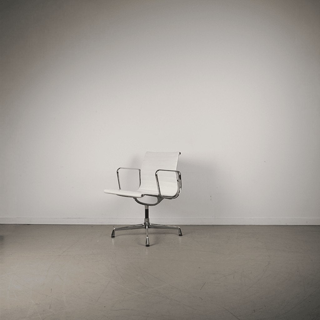 Vitra Eames EA 107 Stoel Wit Leer - Chroom, Niet ingevuld, Zo goed als nieuw, Niet ingevuld, Niet ingevuld