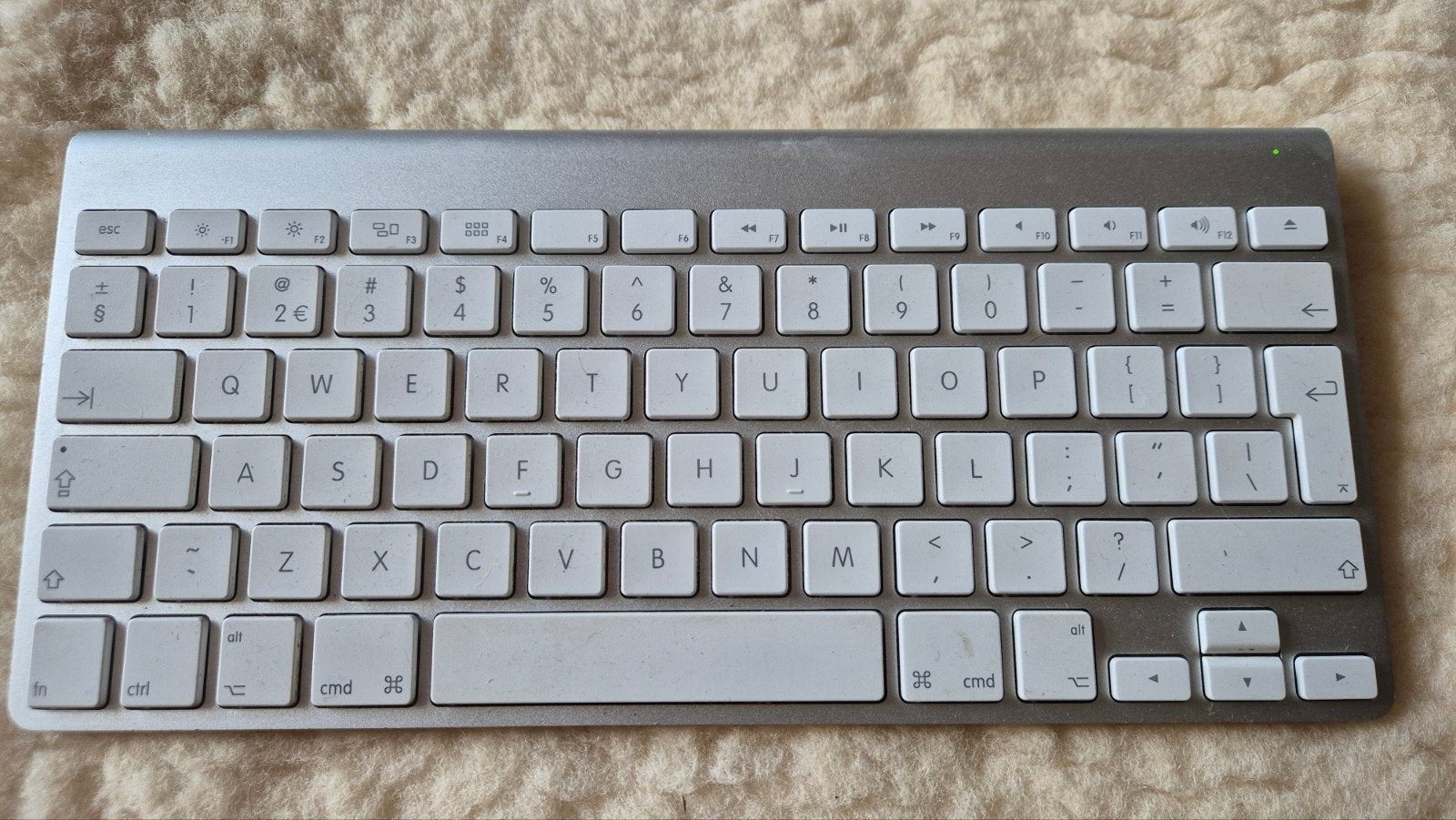 Apple Wireless Keyboard A1314 Bluetooth QWERTY, Ophalen of Verzenden, Zo goed als nieuw, Draadloos, Qwerty
