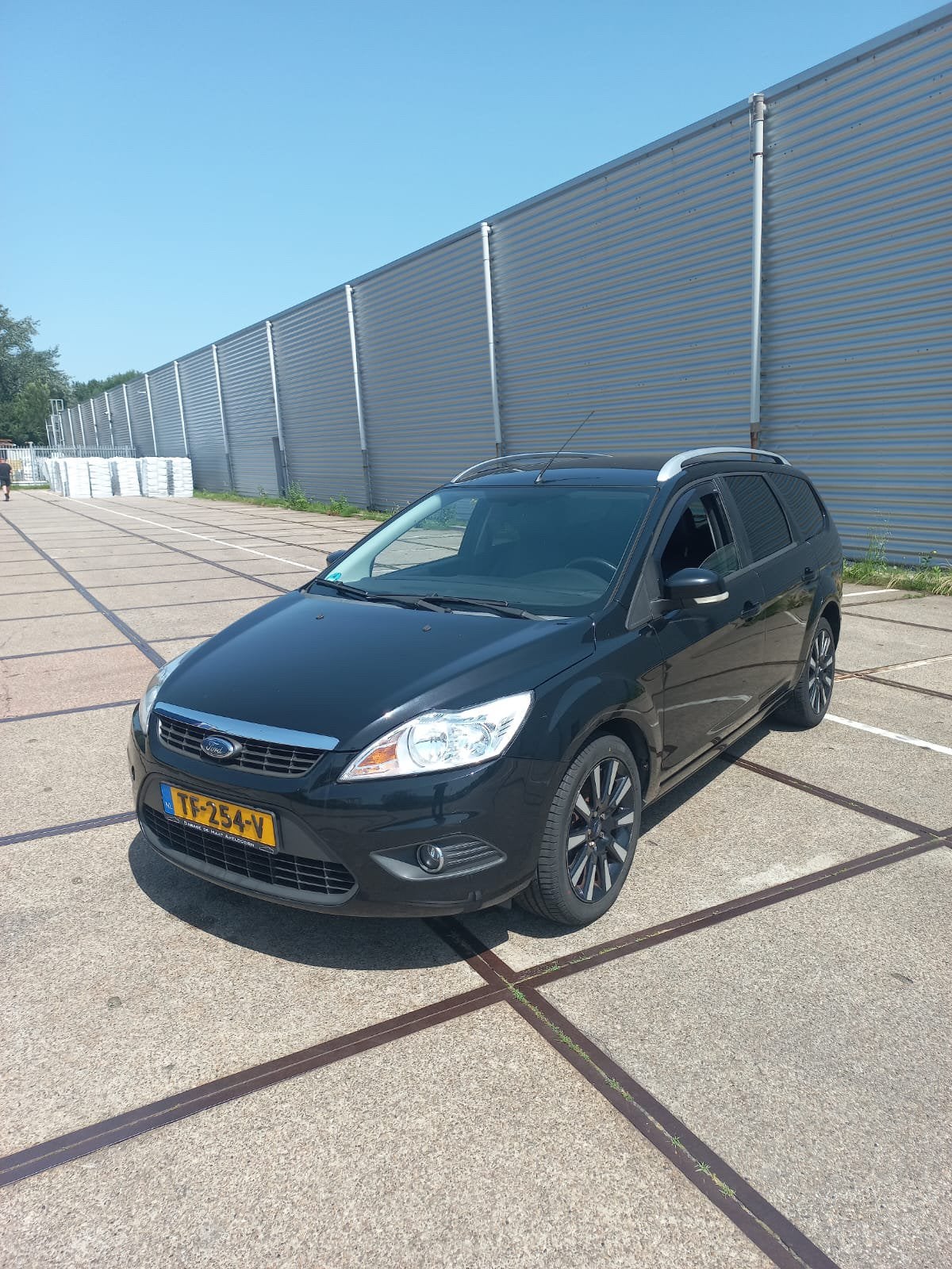 Ford Focus 1.6 85KW Wagon m 2009 black magic, Auto's, Ford, 1596 cc, 15 km/l, Zwart, 4 cilinders