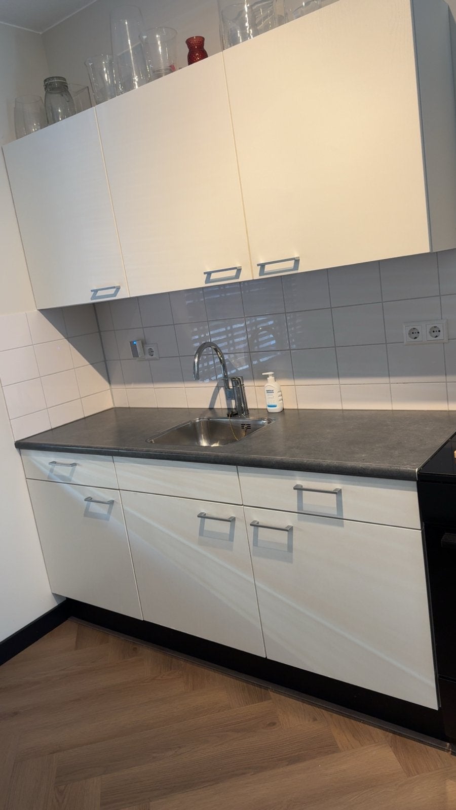 Bribus Keukenblok met bovenkasten, spoelbak en kraan, Ophalen, Wit, Enkelwandige keuken, Zo goed als nieuw