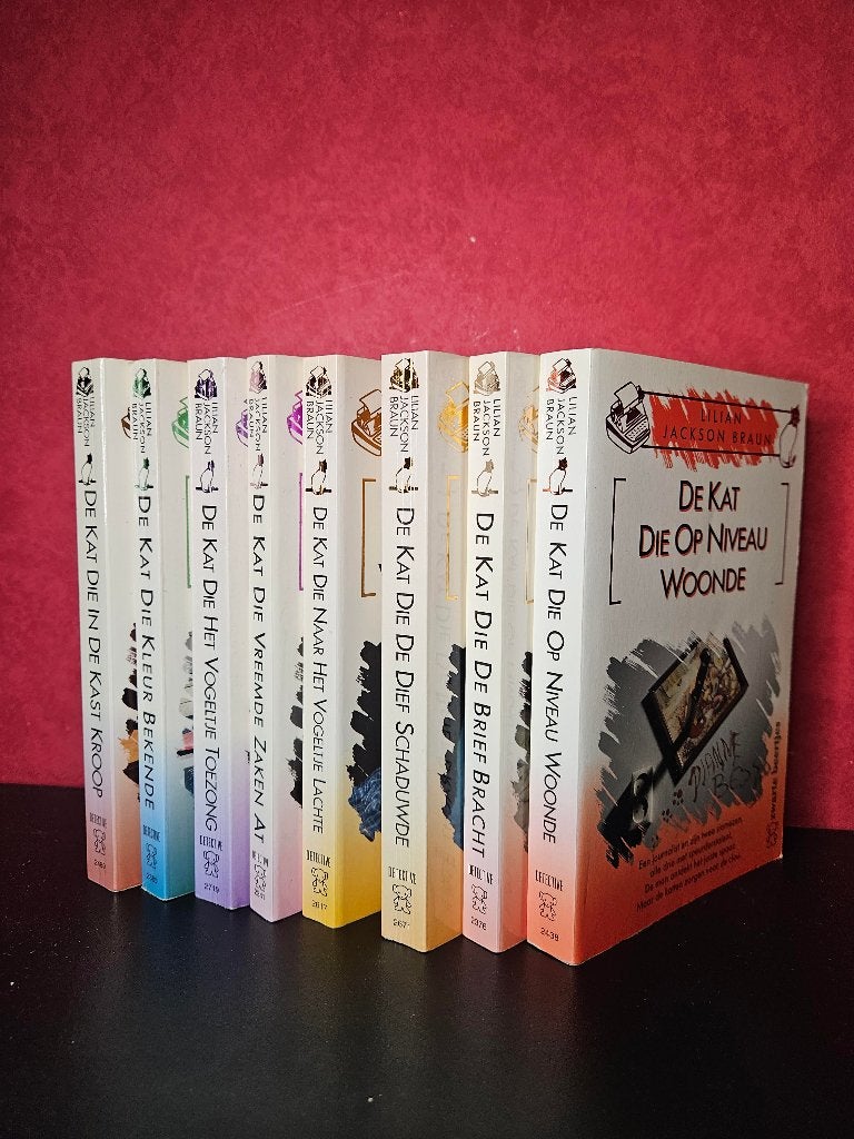 8 Boekjes De kat die... van Lilian Jackson Brown, Ophalen of Verzenden, Zo goed als nieuw