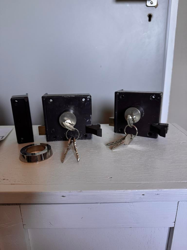 LIPS ASSA ABLOY Sloten - gebruikt in doos, Doe-het-zelf en Verbouw, Hang- en Sluitwerk, Ophalen of Verzenden, Gebruikt, IJzer