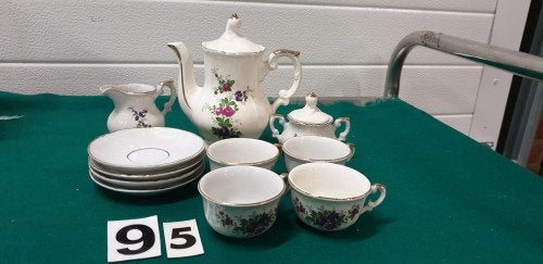 Mini servies bloemen met gouden details, Antiek en Kunst, Antiek | Servies compleet, Ophalen of Verzenden