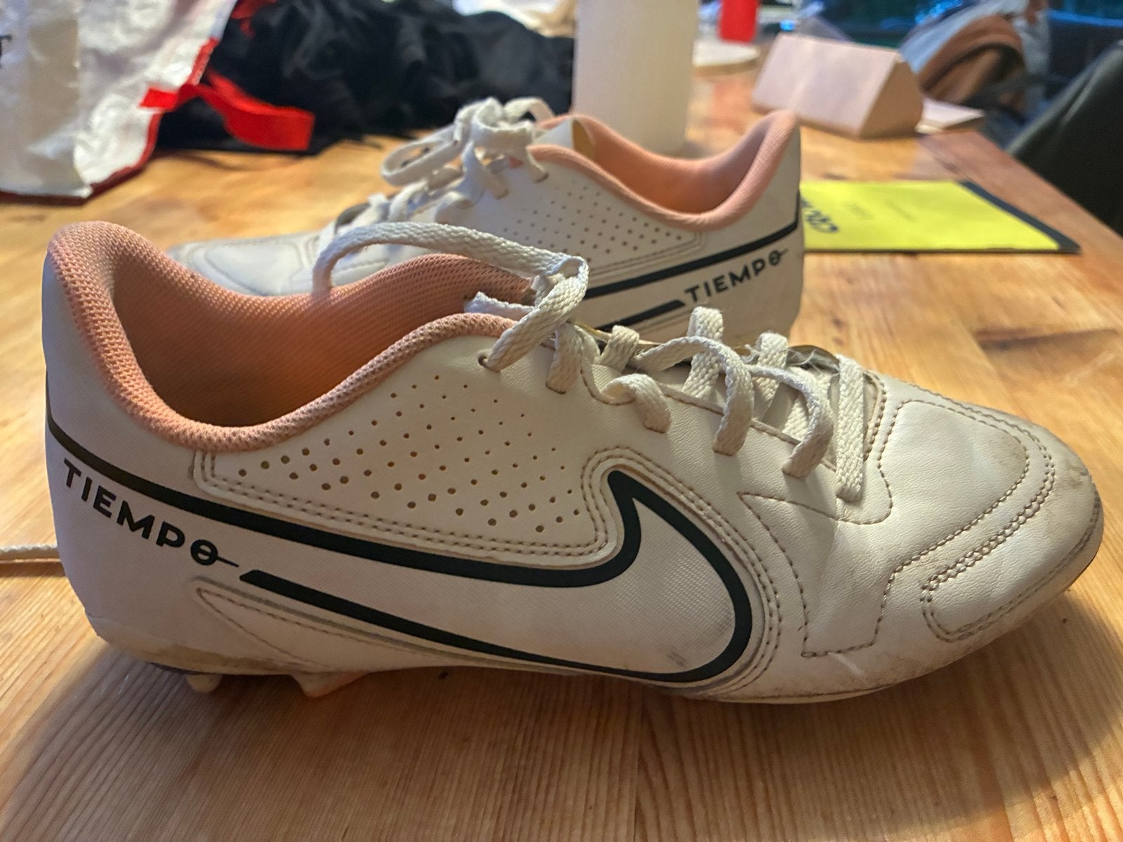 Nike Tiempo voetbalschoenen - Maat 38.5, Maat XS of kleiner, Ophalen of Verzenden, Gebruikt, Schoenen