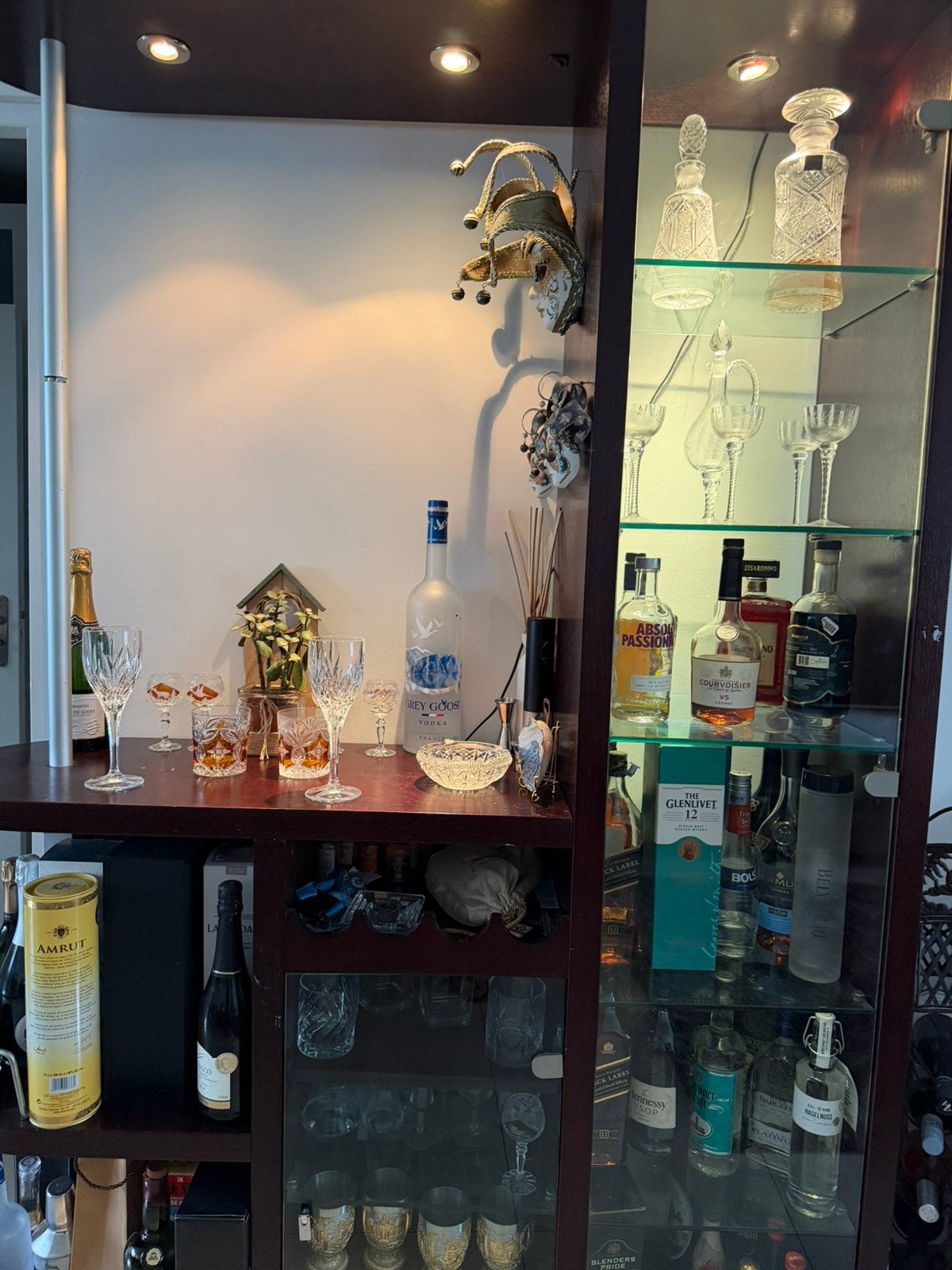 Bar meubel, Ophalen