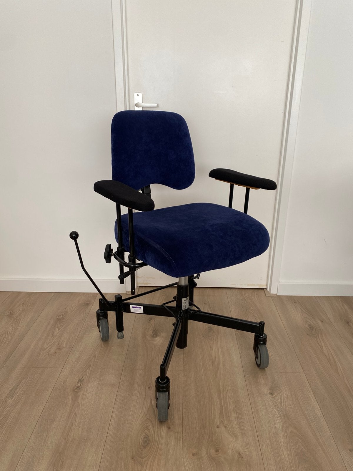 Mercado Medic REAL 9000 Trippelstoel, Ophalen of Verzenden, Zo goed als nieuw, Elektrische rolstoel