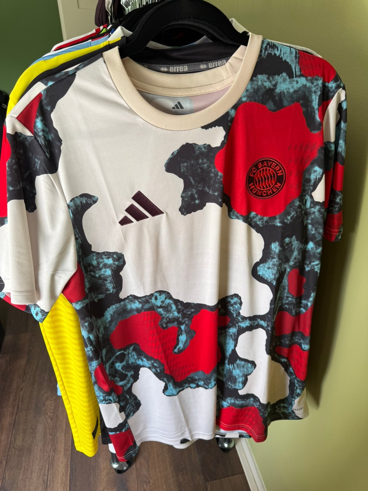 FC Bayern München Pre-Match Shirt 2024/2025 – Maat L, Verzamelen, Ophalen of Verzenden, Nieuw, Buitenlandse clubs, Shirt