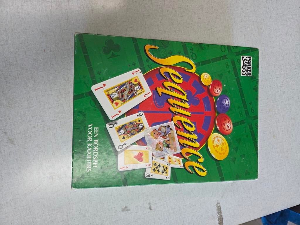 Sequence Bordspel - Een Kaartspel voor het Hele Gezin, Vijf spelers of meer, Ophalen of Verzenden, Gebruikt, Parker