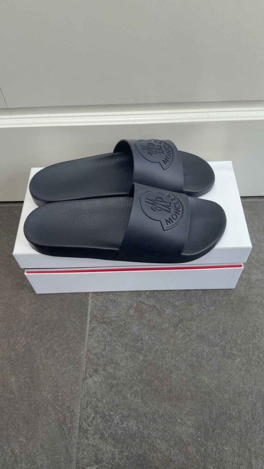 Moncler Slippers, Slippers, Blauw, Nieuw, Ophalen of Verzenden