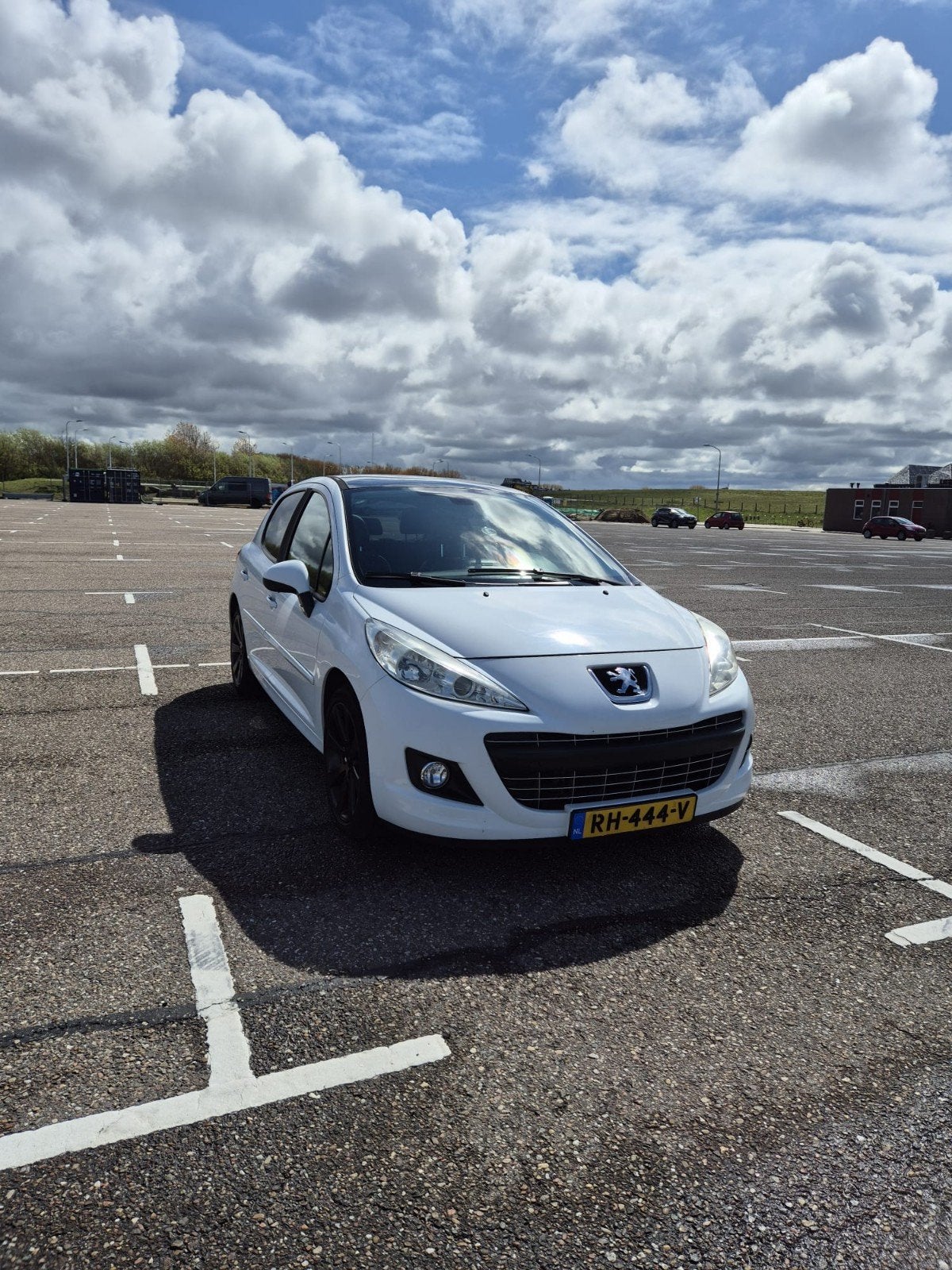 Peugeot 207 1.6 THP 16V Turbo 5DRS 2011 Wit, Auto's, Voorwielaandrijving, 15 km/l, Zwart, 1219 kg