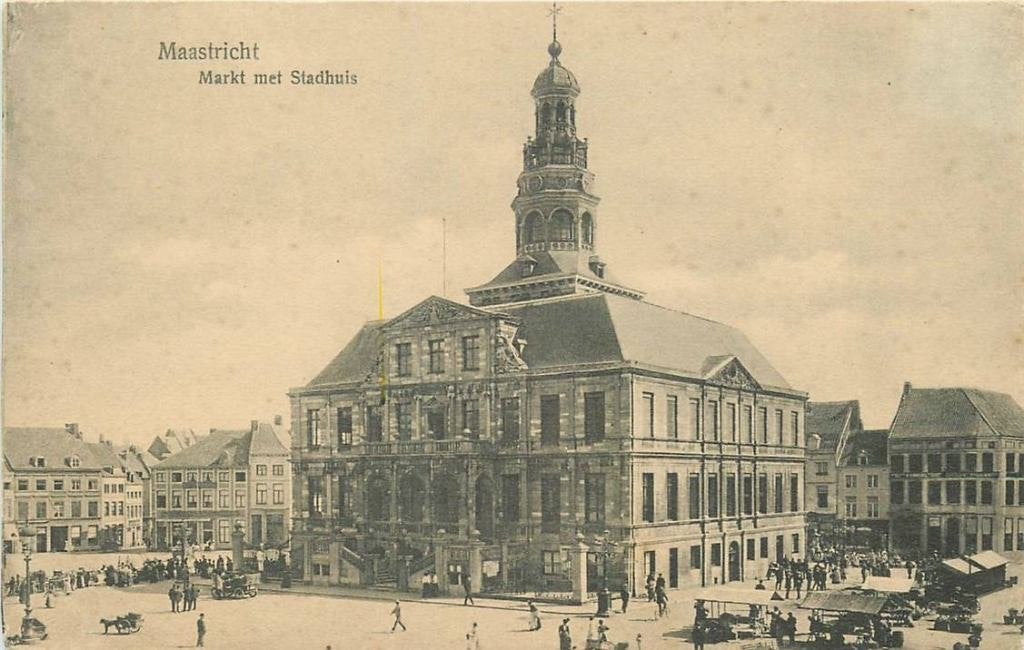 388-321-049 Maastricht Markt met Stadhuis, Verzenden, Voor 1920, Limburg