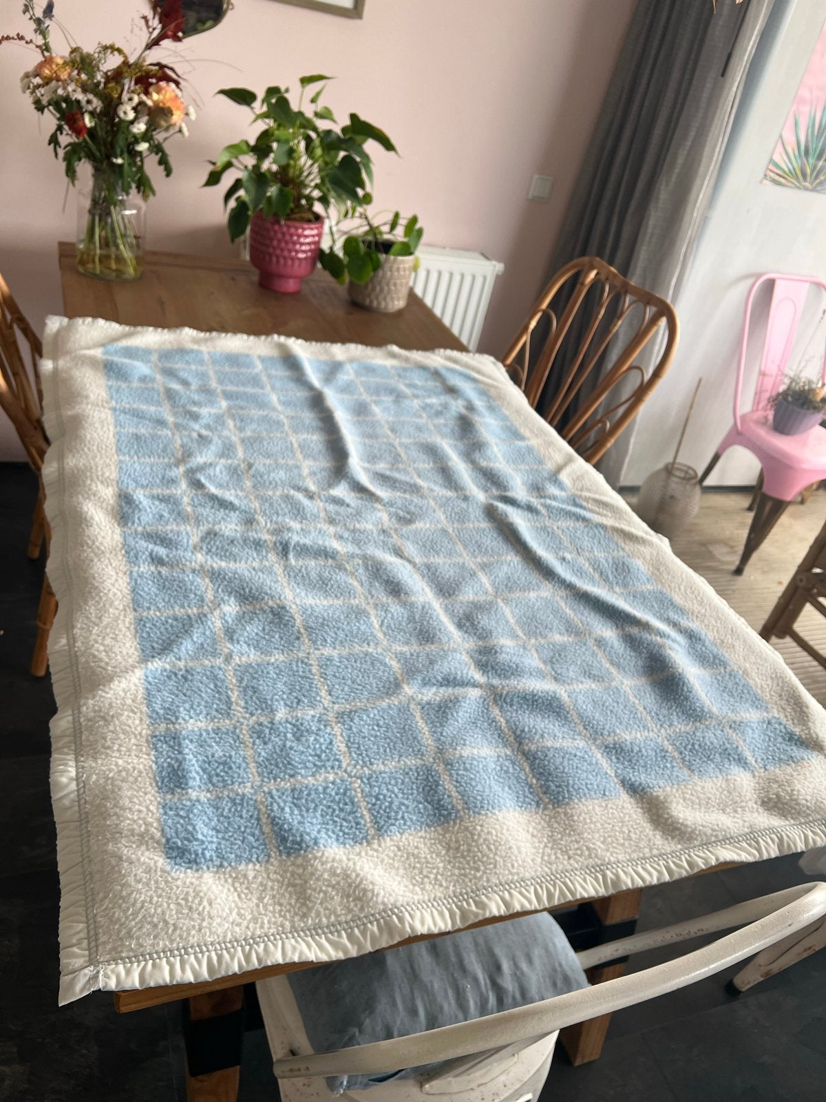 Zacht peuterdekentge - blauw/wit geblokt - 144x106cm, Ophalen of Verzenden, Gebruikt, Meerkleurig, Deken