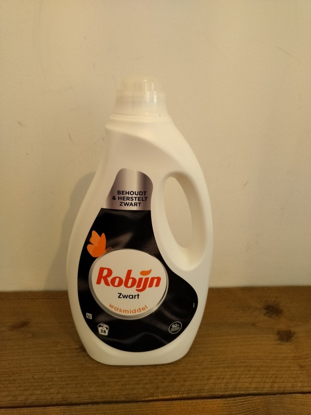 Robijn vloeibaar zwart wasmiddel - grote fles 1,9 liter, Huis en Inrichting, Ophalen of Verzenden, Overige typen