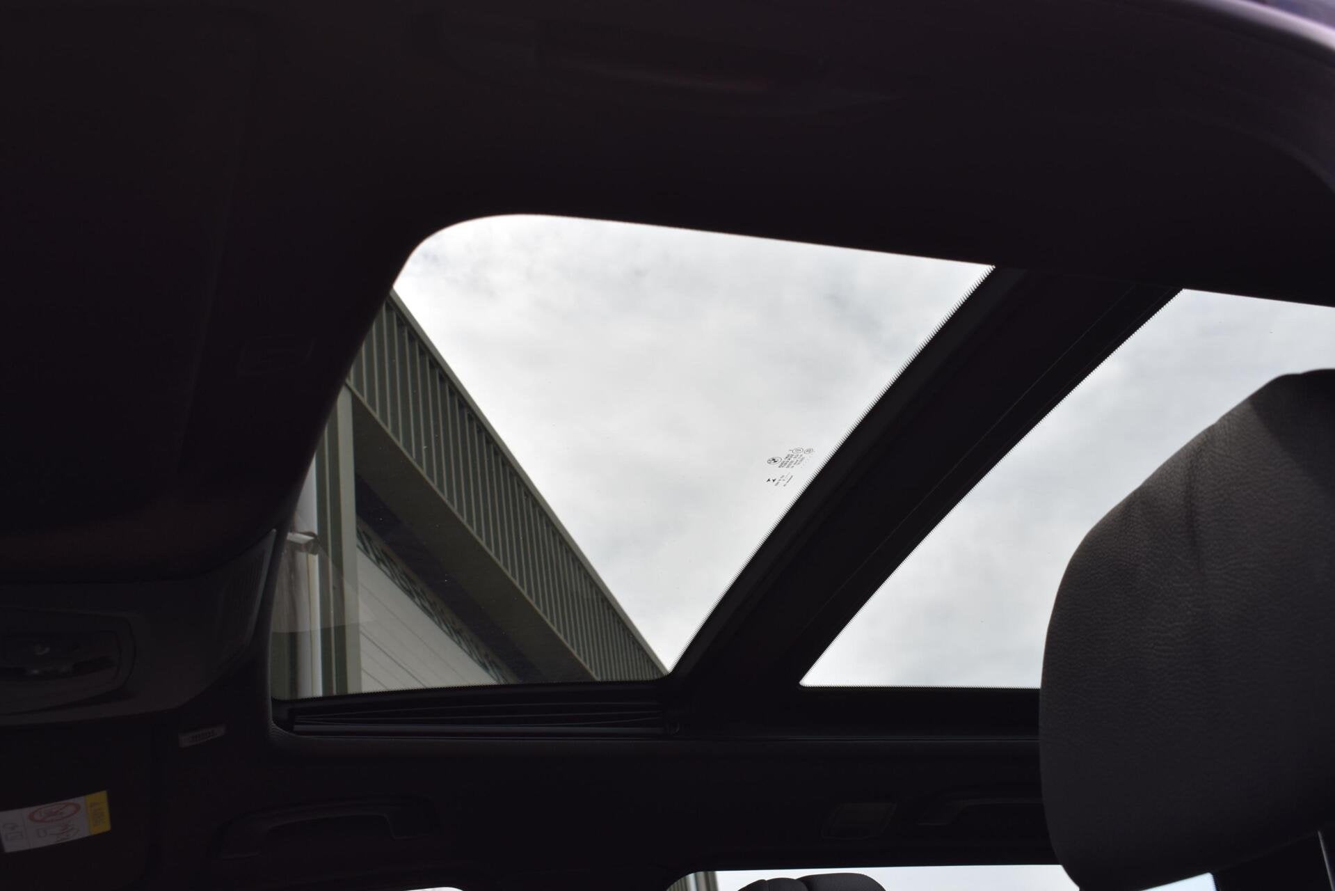Foto 24 van BMW 5-serie Touring 520i High Executive | Pano | Trekhaak |