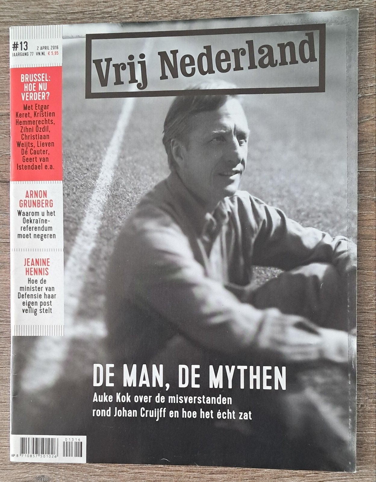 Vrij Nederland #13 - Johan Cruijff (2 april 2016), Ophalen of Verzenden, Ajax, Overige typen