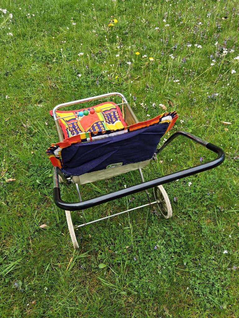 poppenwandelwagen, Ophalen