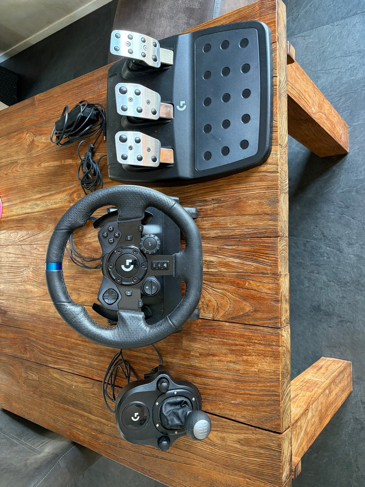 Logitech G923 Complete Set - Zo goed als nieuw, Racestuur, Force feedback, Ophalen of Verzenden, Zo goed als nieuw