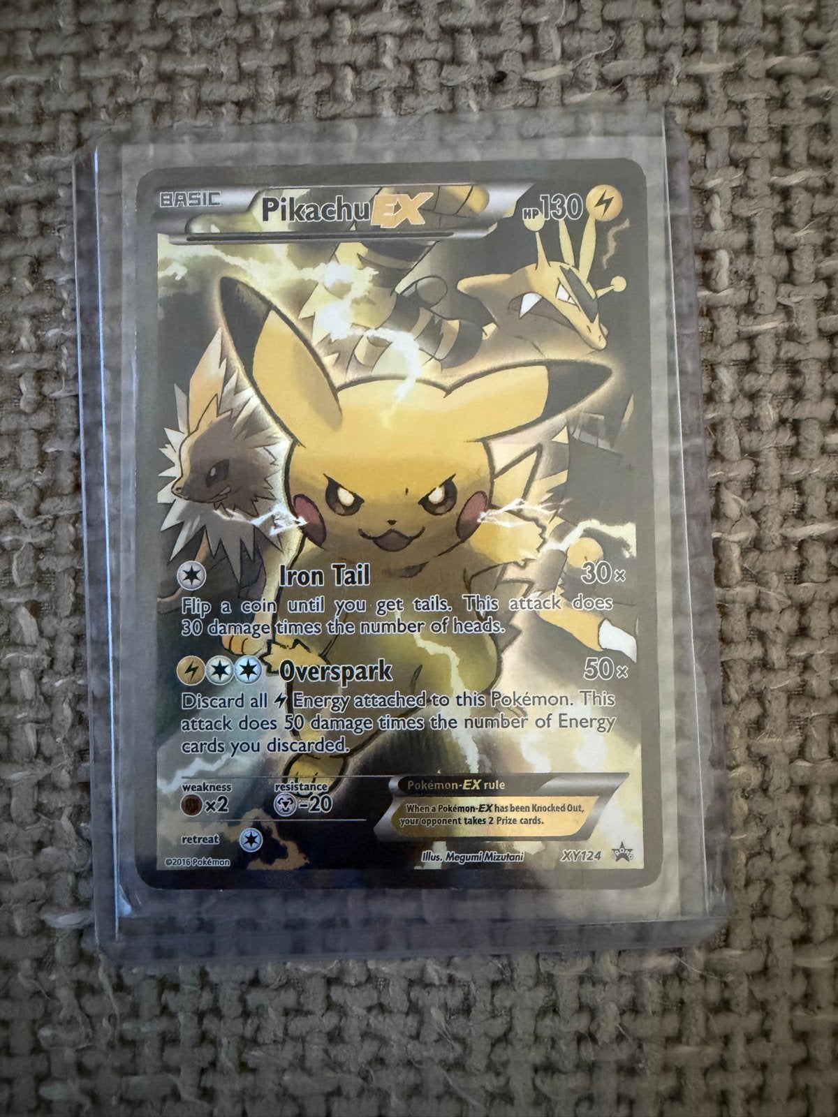 Pikachu EX XY124 Pokémon Kaart - Zeldzaam en Krachtig, Ophalen of Verzenden, Zo goed als nieuw, Losse kaart