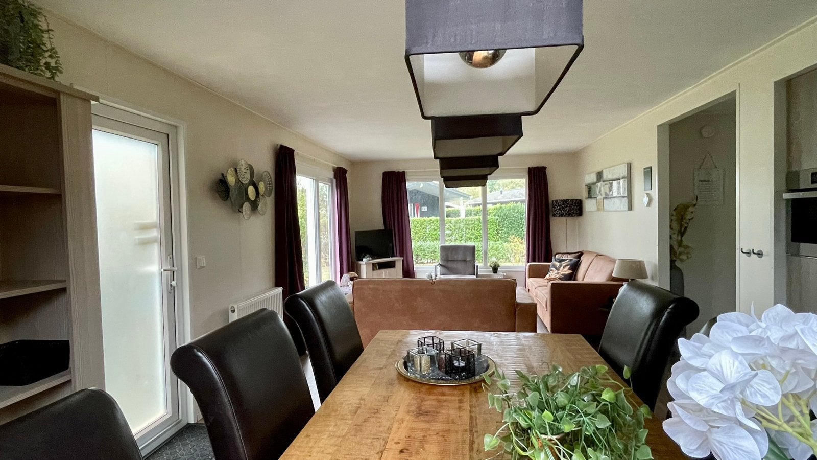 Te huur tot 4-2027 € 1000 pm recreatiewoning, max 2 bewoners, 35 tot 50 m², Overige regio's