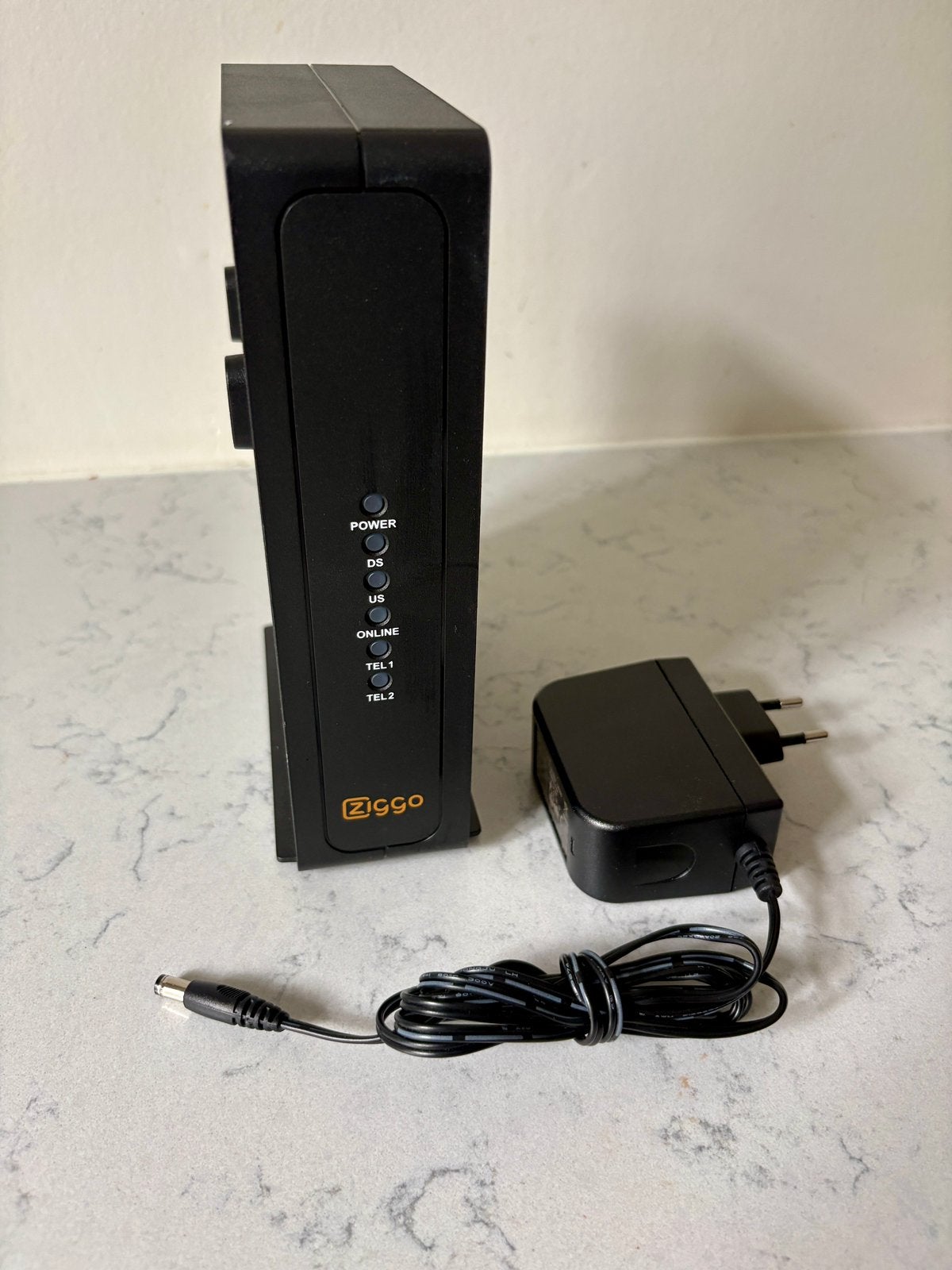 Ubee UBC1318ZG (t.b.v. Ziggo), Computers en Software, Routers en Modems, Ophalen of Verzenden, Gebruikt, Router met modem