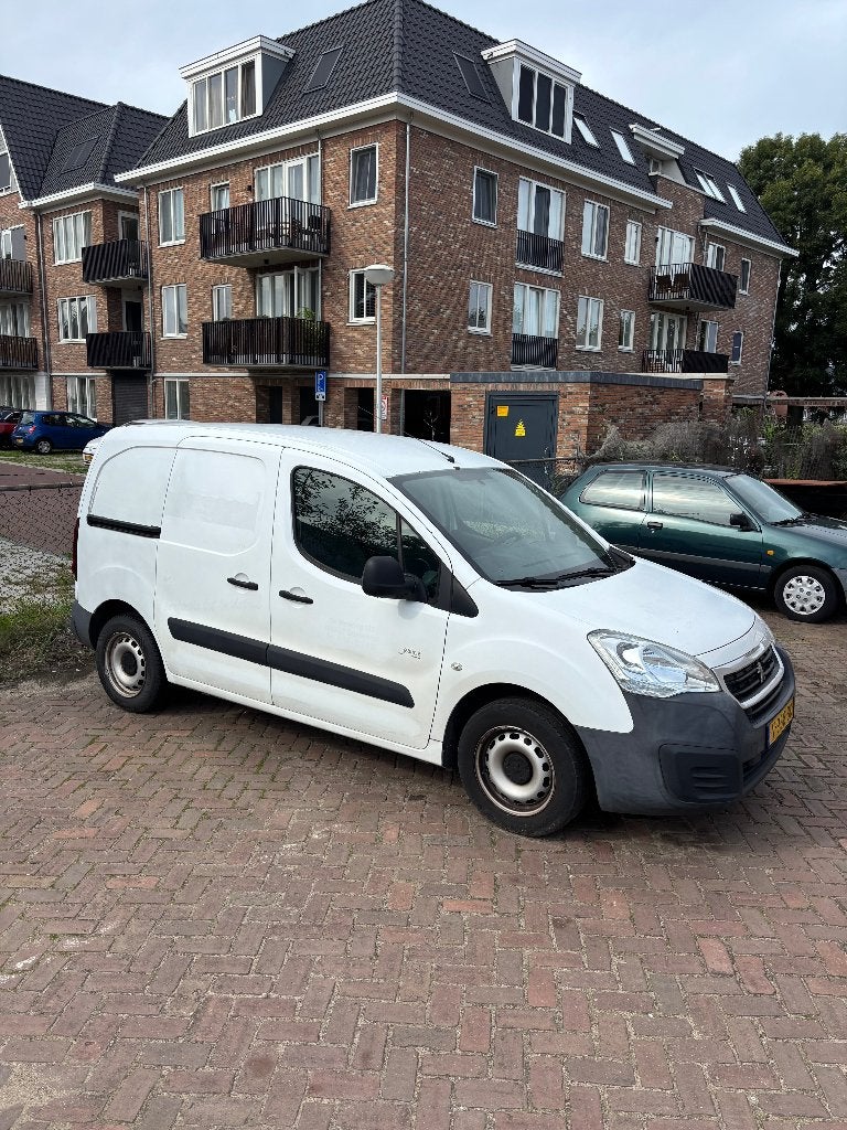Peugeot Partner 1.6 HDI/ 142.330 KM/ EURO 6/ MOTOR DEFECT, Stof, 74 pk, 4 cilinders, 23 km/l