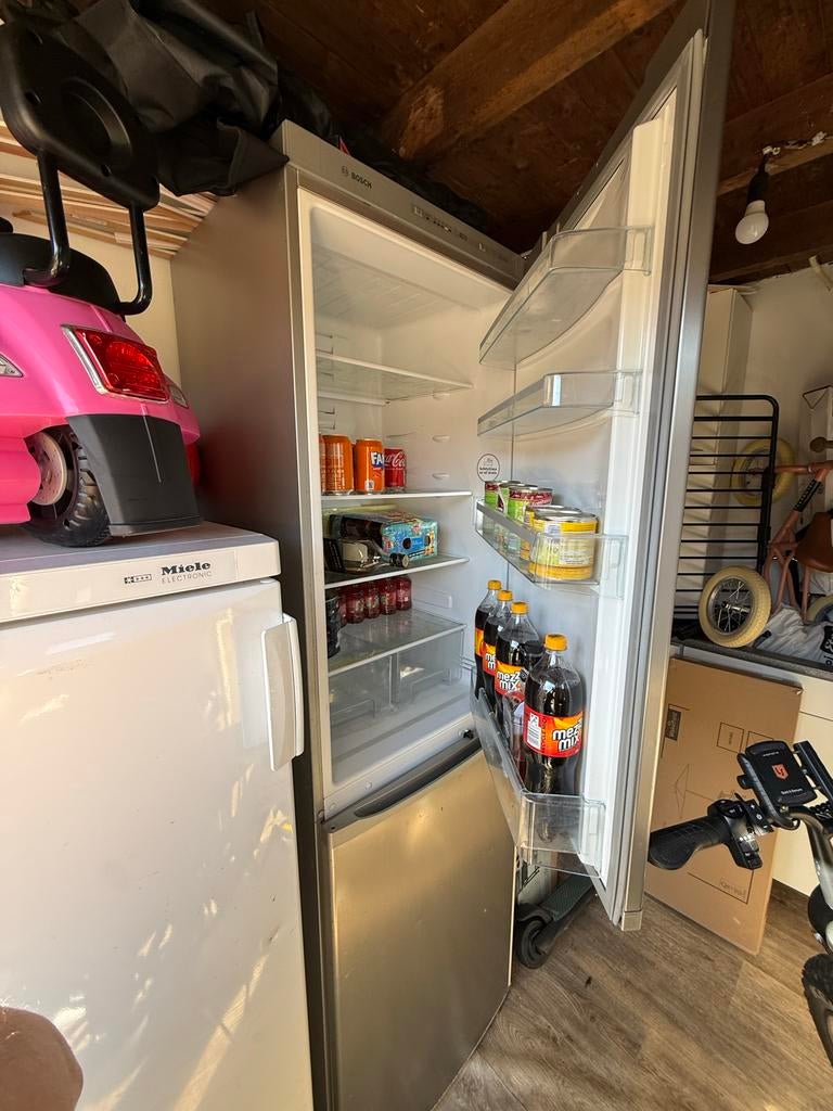 Bosch Koel-vriescombinatie - Ruim en Energiezuinig, Ophalen, Gebruikt, 200 liter of meer, 60 cm of meer