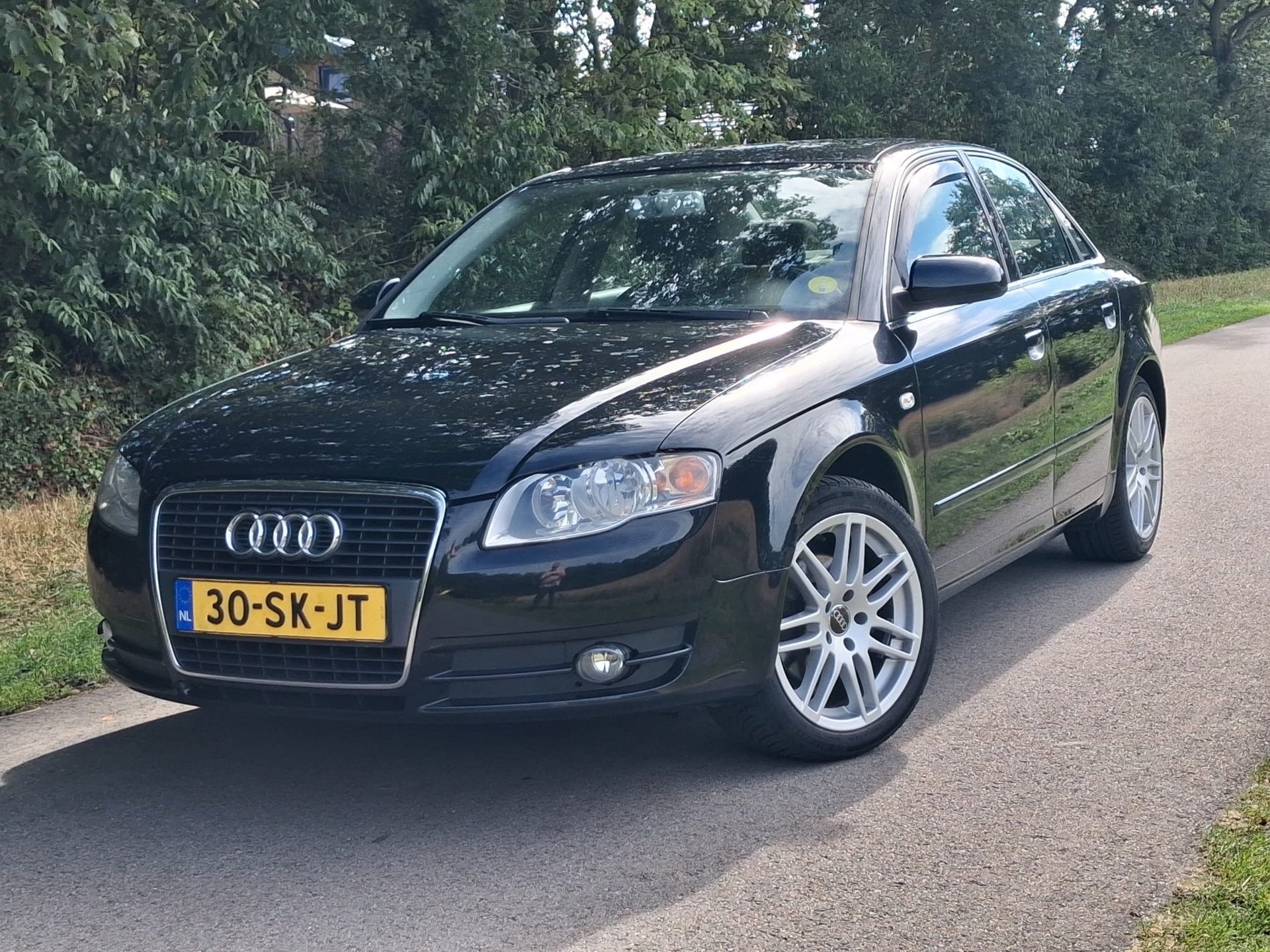 Audi A4 Limousine 2.0 Pro Line Business |AIRCO + CRUISE|, 730 kg, 4 cilinders, 1984 cc, Zwart
