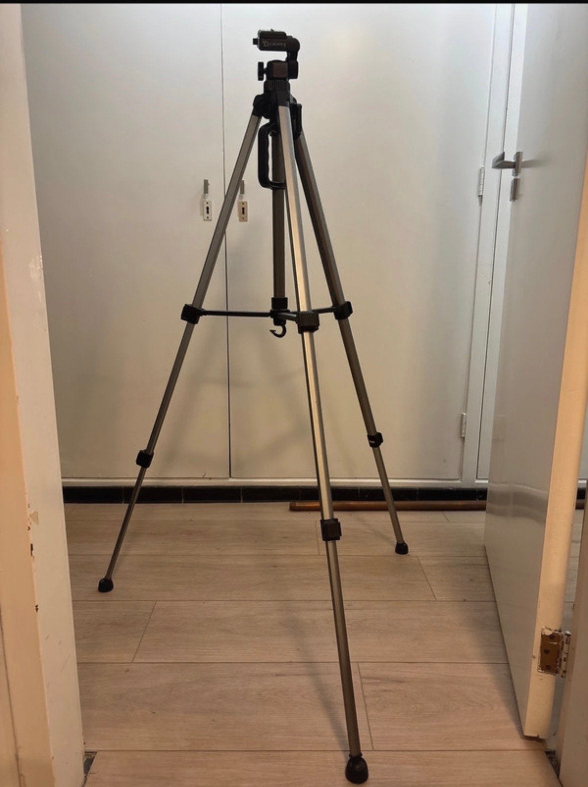 Giotto's driepoot statief met waterpas, Gebruikt, Met waterpas, Giotto, 125 tot 150 cm