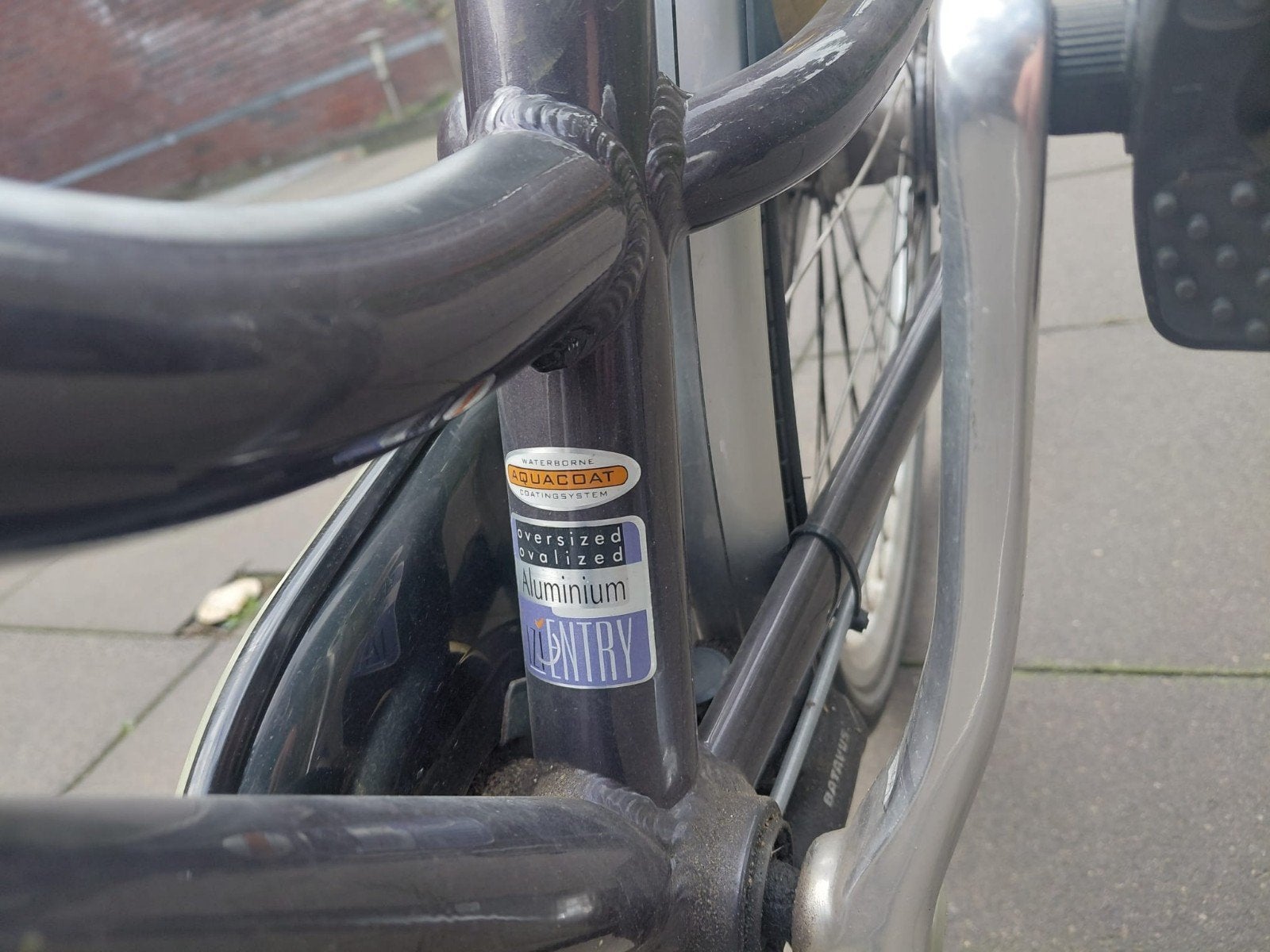 Batavus Intermezzo Damesfiets met Mand en Bagagedrager, Ophalen, Terugtraprem, Versnellingen, Batavus