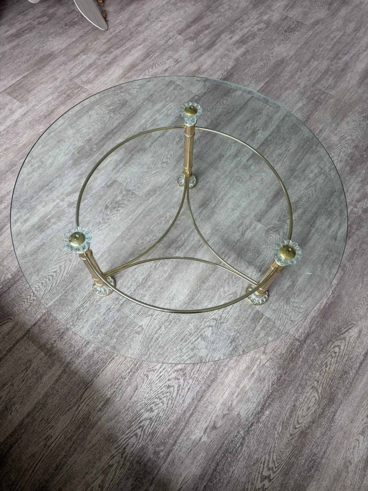 Ronde glazen/ messing salontafel, Huis en Inrichting, Ophalen, Zo goed als nieuw, Rond, 50 tot 100 cm