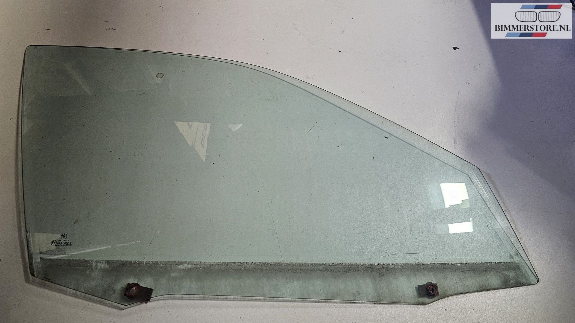 Zijruit raam groen linksvoor BMW E46 sedan  Touring 51338196, Gebruikt, -, Deur, -