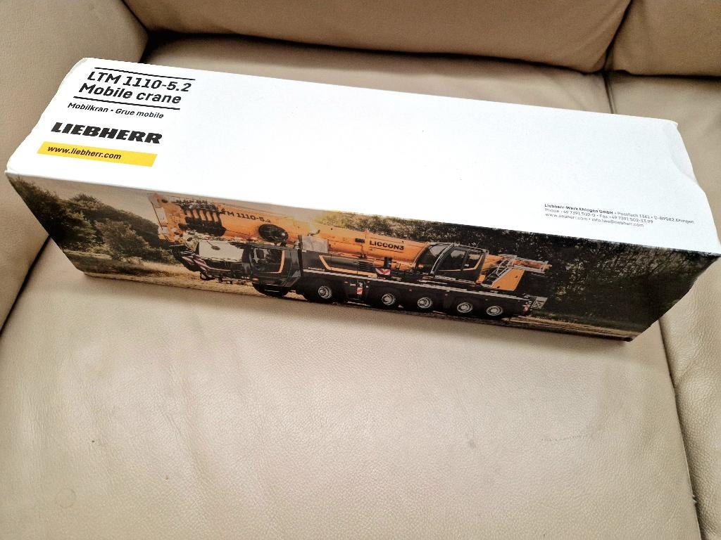 Liebherr LTM 1110-5.2 A.M. 1:50 mobiele kraan Conrad, nieuw!, Ophalen of Verzenden, Nieuw, Hijskraan, Tractor of Landbouw, Conrad